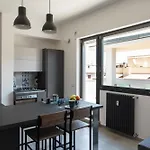 Penthouse With Panoramic Terrace -3 Min To Metro A