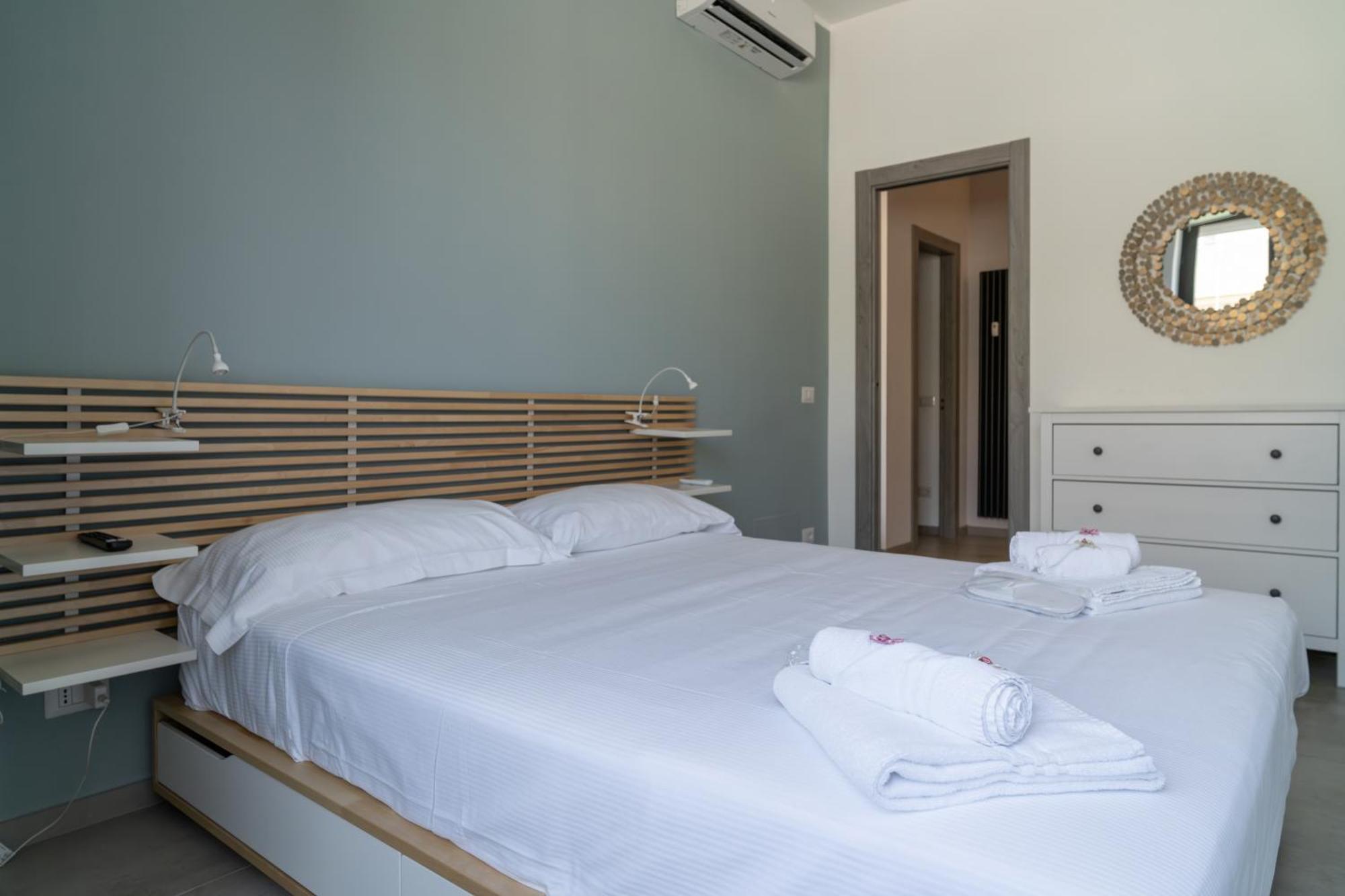 Penthouse With Panoramic Terrace -3 Min To Metro A Apartment Rom