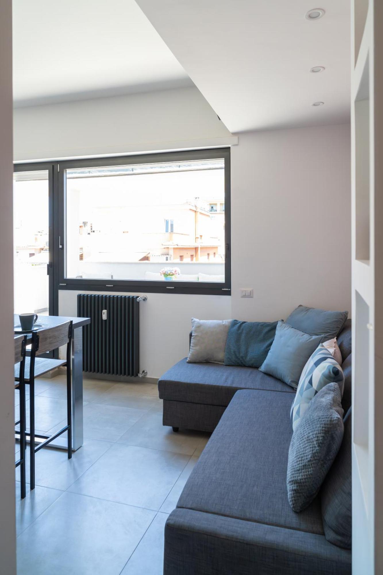 Apartment Penthouse With Panoramic Terrace -3 Min To Metro A