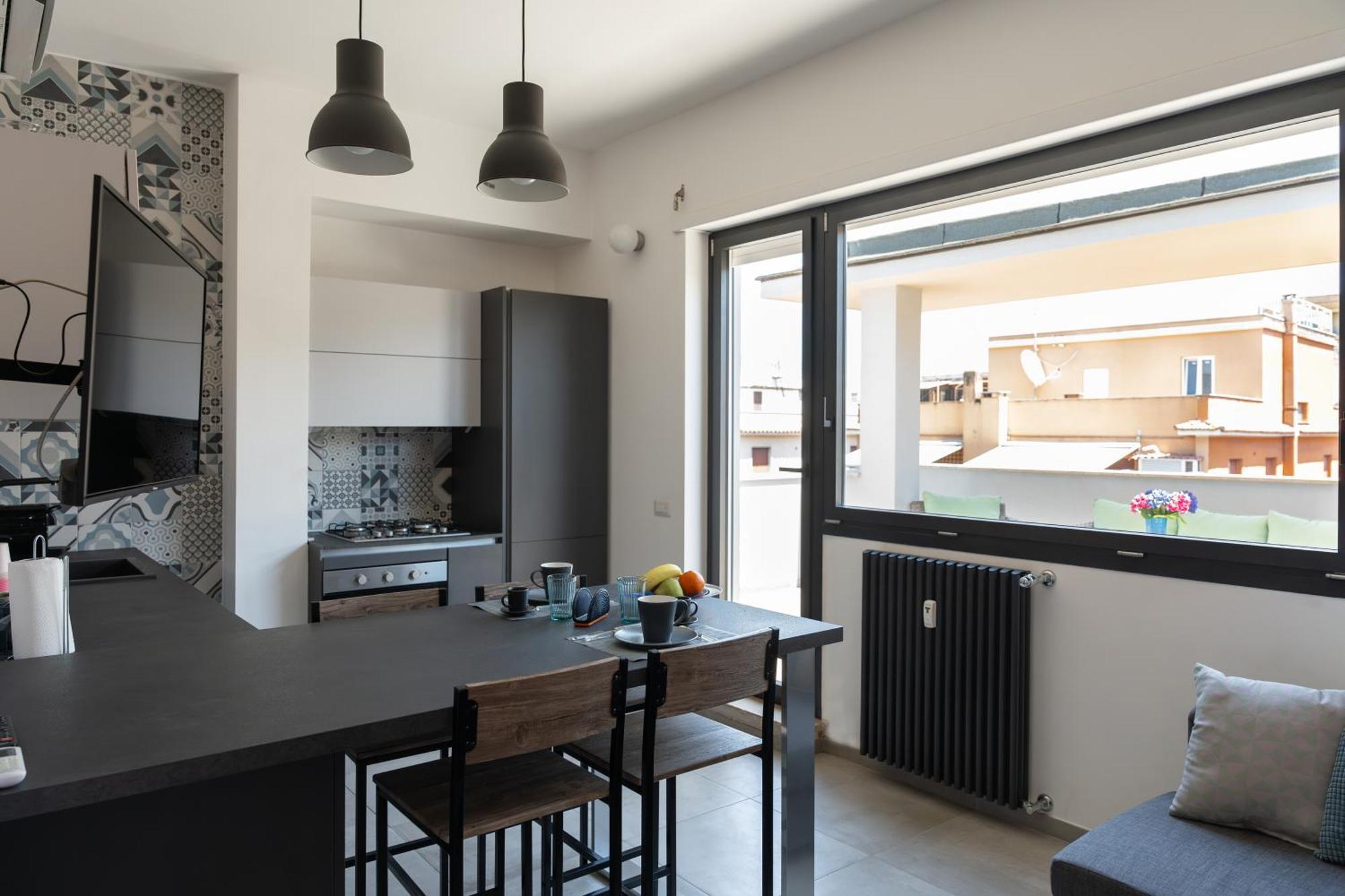 Apartment Penthouse With Panoramic Terrace -3 Min To Metro A Rom