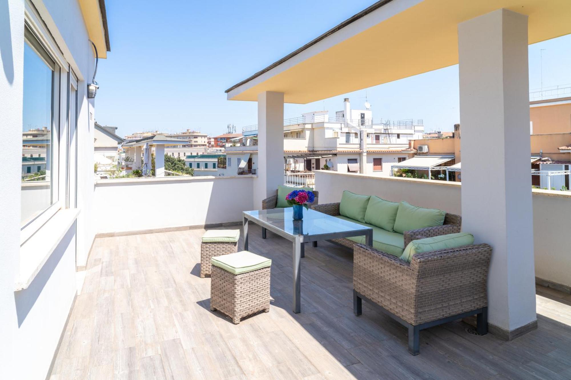 Penthouse With Panoramic Terrace -3 Min To Metro A *