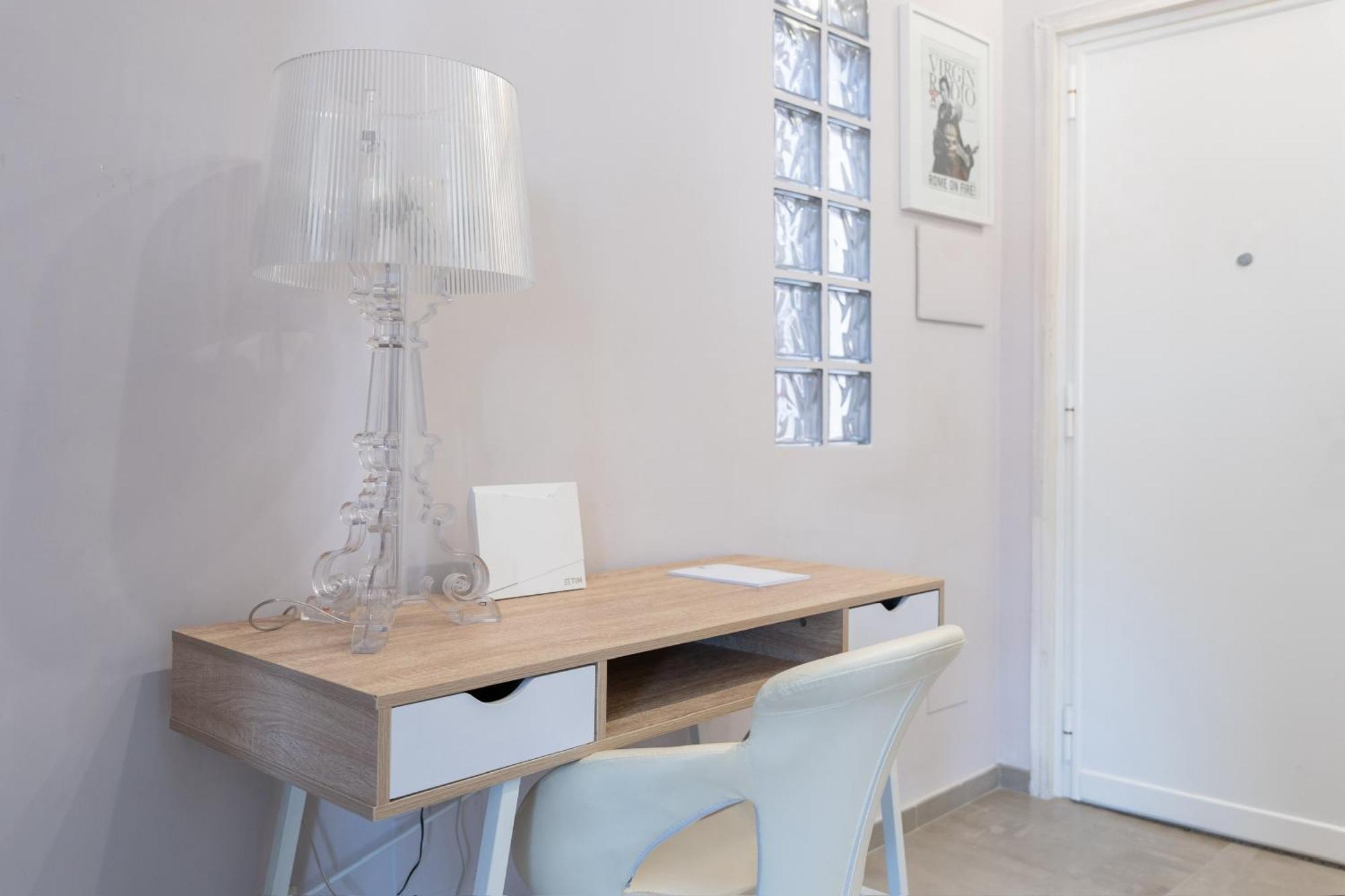 Penthouse With Panoramic Terrace -3 Min To Metro A Apartment